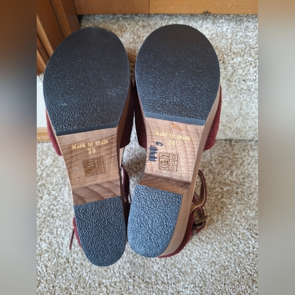 NWOT Free People Cedar Clogs Maroon Suede Buckle Closure Womens Size 8 - Picture 10 of 10
